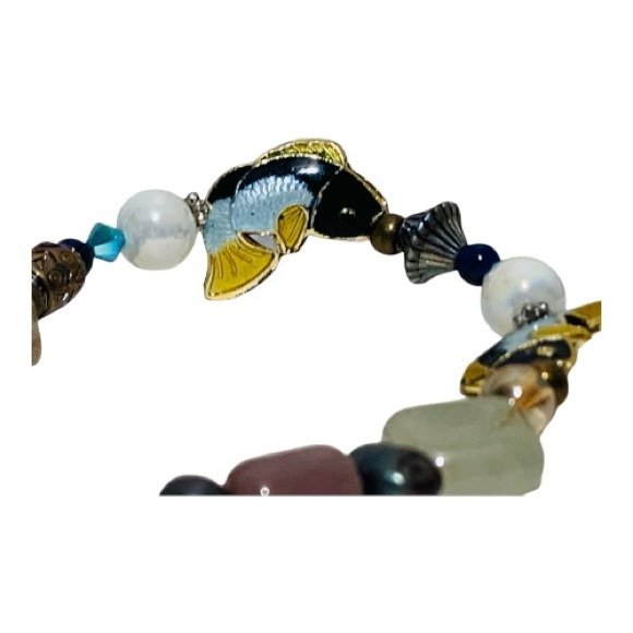 Colorful Lucky Beaded Stone & Fish Bracelet - Picture 3 of 4